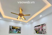 Nhà đẹp mới xây hiện đại, 35m2, 4T, nhỉnh 3 tỷ, ô tô đỗ cổng, nội thất đẹp