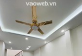 Bán nhà 2 tầng mới xây ngay chợ Vĩnh Hải Nha Trang