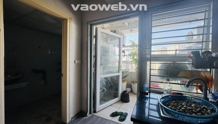 Bán căn hộ toà CT4 Xa La - Hà Đông, 70m2 căn góc giá hữu nghị 3,3 tỷ