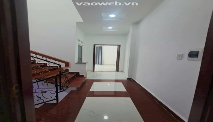 Nhà đẹp hẻm 8m to đùng 1/ TL19 gần Ngã Tư Ga, 54m2, 4 tầng giảm 300tr bán nhanh
