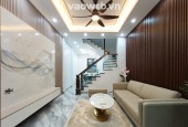 Bán Nhà Riêng, Phố Chùa Láng - DT 45m2 x MT 3.6m x 5 Tầng, Nở Hậu, Nhà Mới Full Nội Thất, An Ninh Đỉnh, Nhiều Tiện Ích