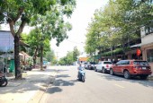 Bán nhà 3 Lầu 1 Trệt 100m2 Dĩ An,đường nhựa vài ô tô thông thoáng,gần chợ đêm