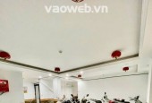 Bán nhà phố Cầu Giấy 7 tầng 

Diện tích: 100m²

 Mặt tiền: Gần 8m Giá bán: 37.5 tỷ dòng tiền hơn 1.8 tỷ/năm