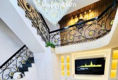 Wow! 
Bán nhà 5 tỷ, ô tô đỗ cửa, Phố Đặng Tiến Đông, Zalo 0911911021