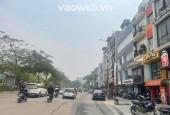 Nhà xây 10 năm mặt phố Hoàng Cầu - Lô góc - Mặt tiền rộng 6m - Ô tô thoải mái vào nhà