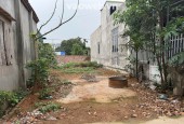 e có hai lô đất cần bán nhanh ạ 
 nhỉnh tỷ 

65m và 54m xã đông phương yên , Chương mỹ 
liên hệ e : 0967594106 - 0987282011
