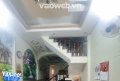 Bán nhà 1 Trệt 1 Lầu Đông Hòa,đường xe hơi vào tận nhà,cách đường lơn 50m